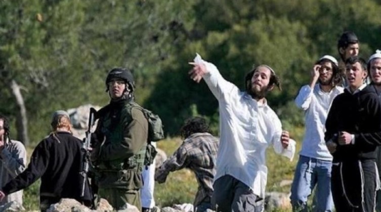 مستوطنون يعتدون على أطفال قرب الحرم الإبراهيمي