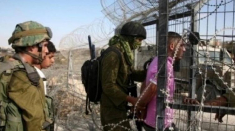 الاحتلال يعتقل فلسطينيًا حاول اجتياز السياج الحدودي جنوب قطاع غزة