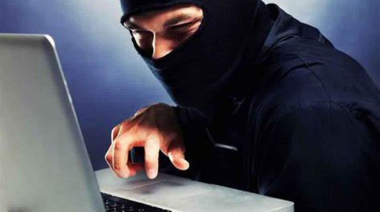 الشرطة تكشف عن جريمة ابتزاز الكتروني في الخليل