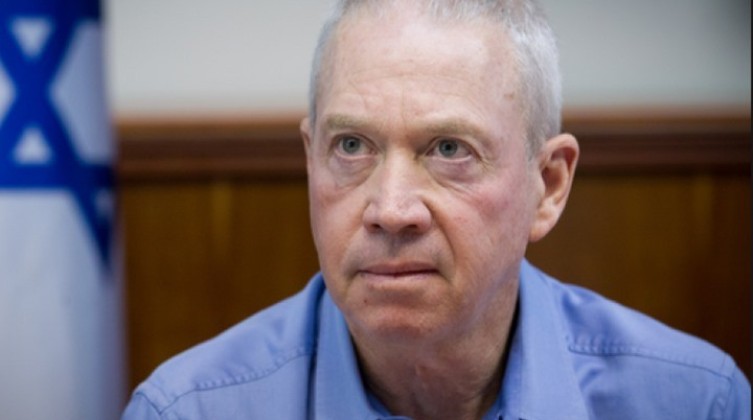 غالانت: سيتصرف الجيش بقسوة ضد المسلحين ومرسليهم