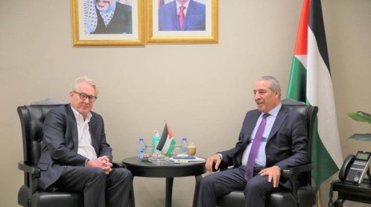 الشيخ يلتقي وينسلاند في رام الله .. ماذا بحثا؟