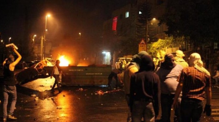 إصابات خلال مواجهات مع الاحتلال بالضفة والقدس وغزة