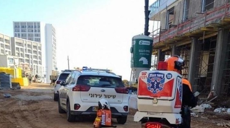 بالصور: مصرع عامل داخل ورشة بناء بالداخل المحتل