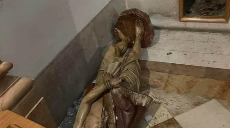 بالصور: مستوطنون يقتحمون كنيسة "حبس المسيح" في البلدة القديمة بالقدس