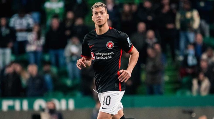 شوبير يوضح حقيقة اتفاق الأهلي مع إمام عاشور