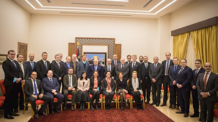 الاتحاد الأوروبي يعلن عن حزمة مساعدات مالية للشعب الفلسطيني