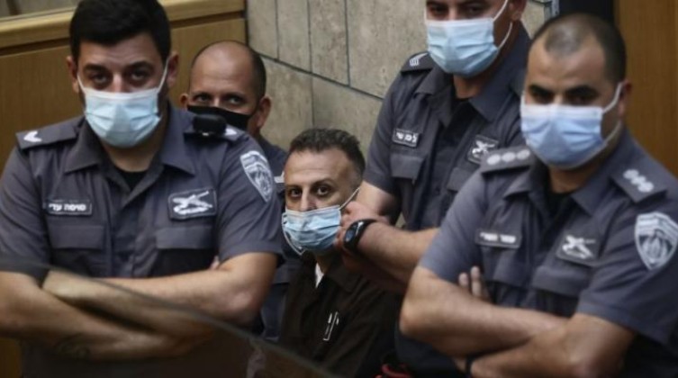 إصابة الأسير يعقوب قادري بـ"سرطان حميد" في الغدة الدرقية