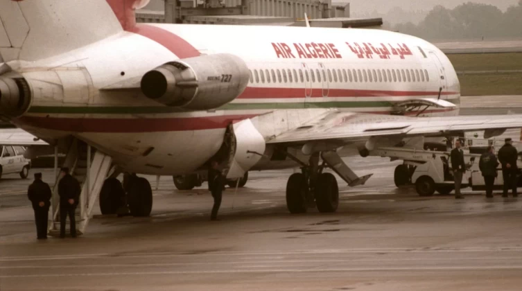 وصول طائرة جزائرية على متنها 100 منقذ إلى سوريا