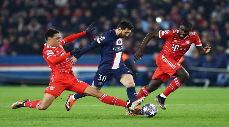 بالفيديو: بايرن ميونخ يهزم باريس ويضع قدما بربع نهائي دوري أبطال أوروبا