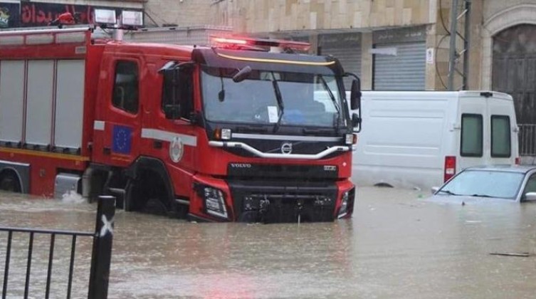 الدفاع المدني بغزة يُصدر تنويهًا مهمًا للمواطنين بشأن المنخفض الجوي