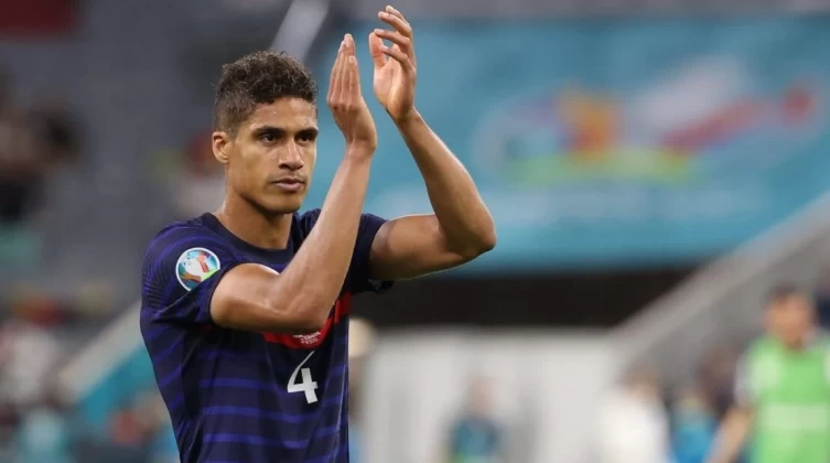 رسمياً.. فاران يعتزل اللعب الدولي مع منتخب فرنسا بشكل مفاجئ