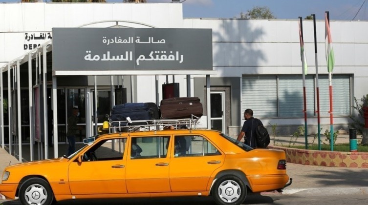 كشف "تنسيقات مصرية" للسفر عبر معبر رفح البري يوم الإثنين (27 فبراير)
