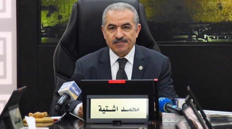 اشتية يحذر من التبعات الخطيرة لقانون سحب الجنسية من الأسرى