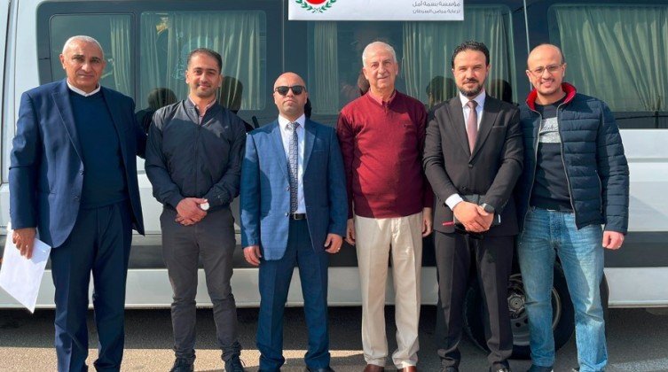 انطلاق "باص الأمل" في أولى رحلاته من غزة إلى القدس