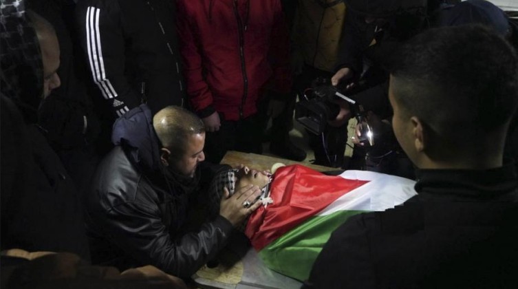 تشيع جثمان الشهيد الفتى حمزة الأشقر