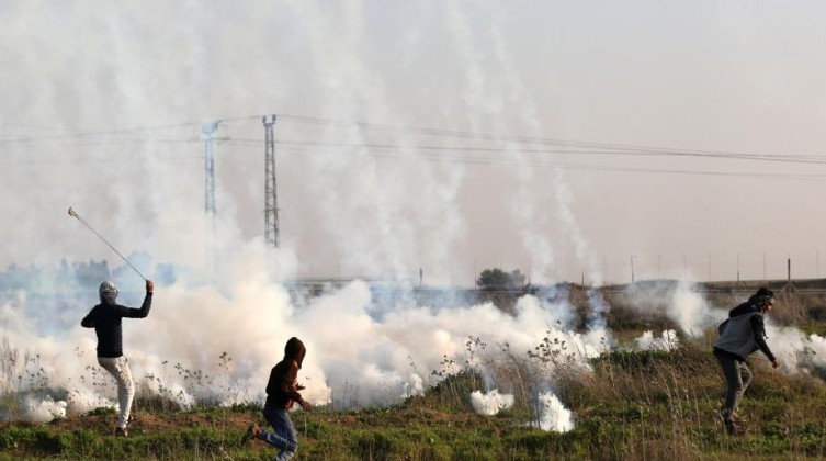 عشرات الإصابات برصاص قوات الاحتلال في مواجهات على حدود غزة