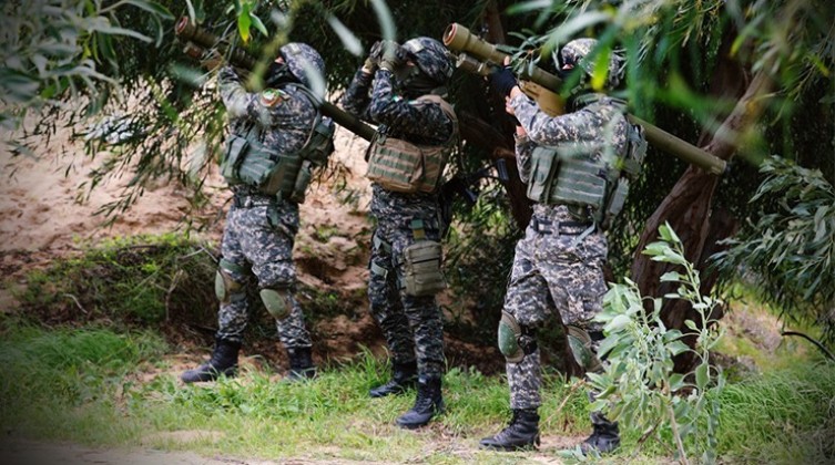 مشاهد من تصدي القسام للطائرات الإسرائيلية في غزة
