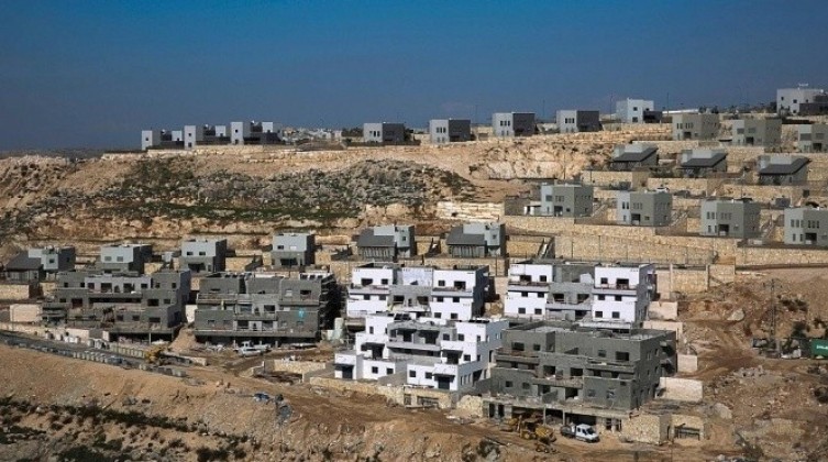 الاحتلال يصادق على بناء مخطط إستيطاني في الضفة والقدس