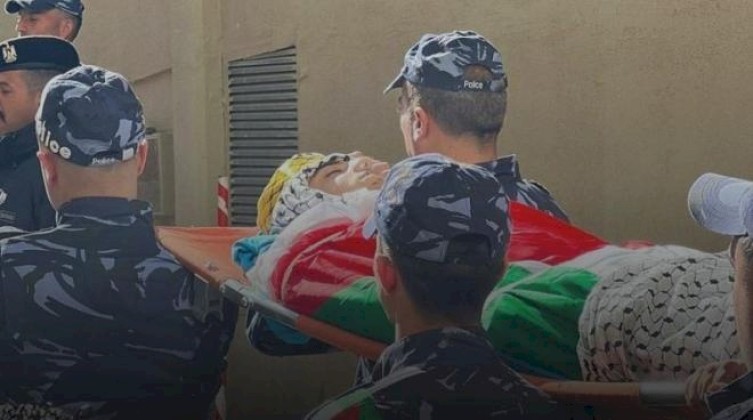 بالصور: تشييع جثمان الشهيد جوابرة في جنازة عسكرية بالخليل