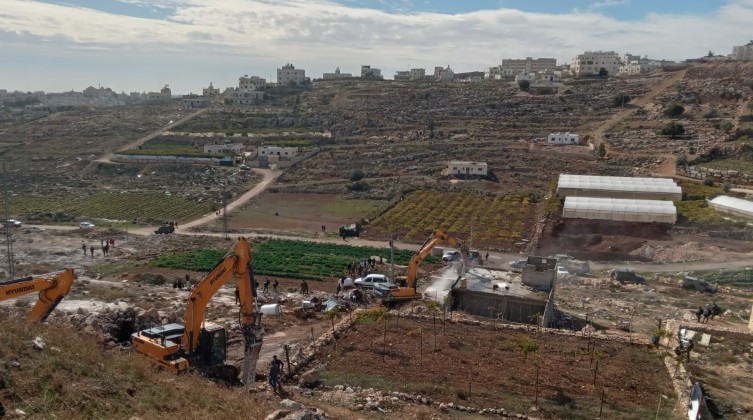 الاحتلال يهدم منزل وحظيرتي أغنام شمال أريحا