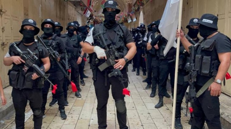 "عرين الأسود" تتبنى  ٦ عمليات إطلاق نار في نابلس