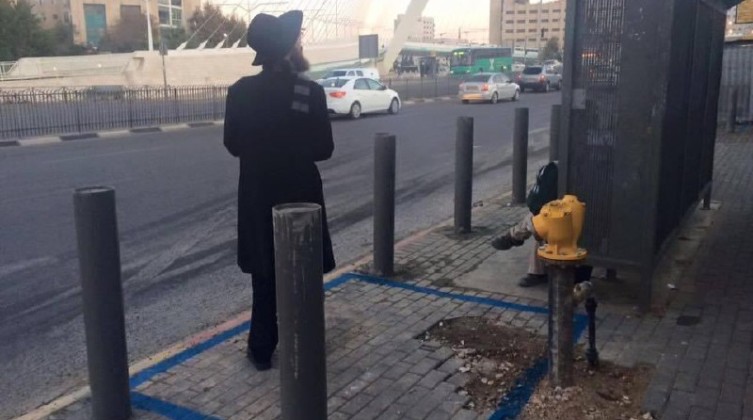 الاحتلال يقرر البدء في تحصين محطات الحافلات بالقدس