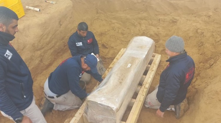 "السياحة بغزة" تعلن اكتشاف تابوت روماني مصنوع من الرصاص