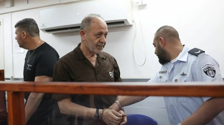 الاحتلال يؤجل محاكمة الأسير بسام السعدي