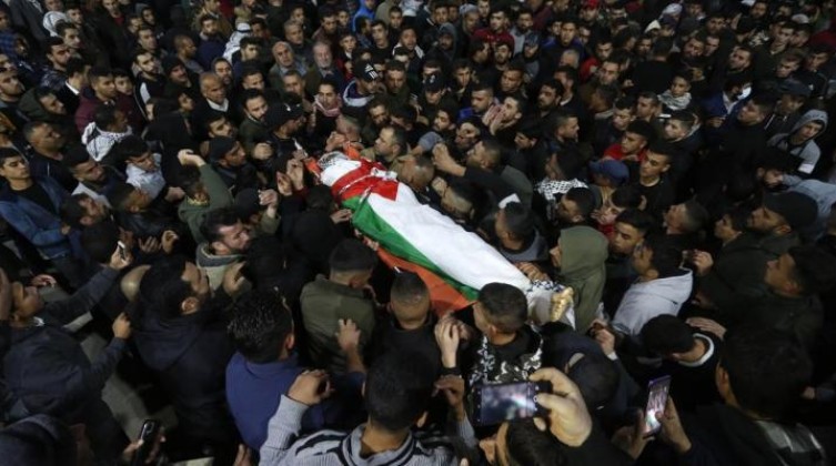 بالصور: جنين تشيع جثمان الشهيد الطفل قصي واكد إلى مثواه الأخير
