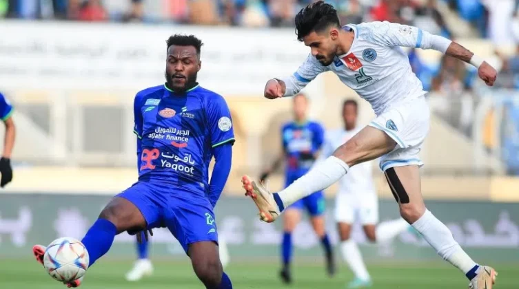 الفتح يهزم الباطن بثنائية في دوري روشن السعودي