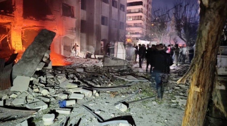 فصائل فلسطينية تدين القصف الإسرائيلي في دمشق