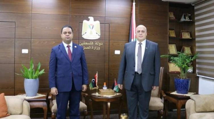بالصور: وزير العمل الفلسيطيني يلتقي مع نظيره الليبي.. ماذا بحثا؟