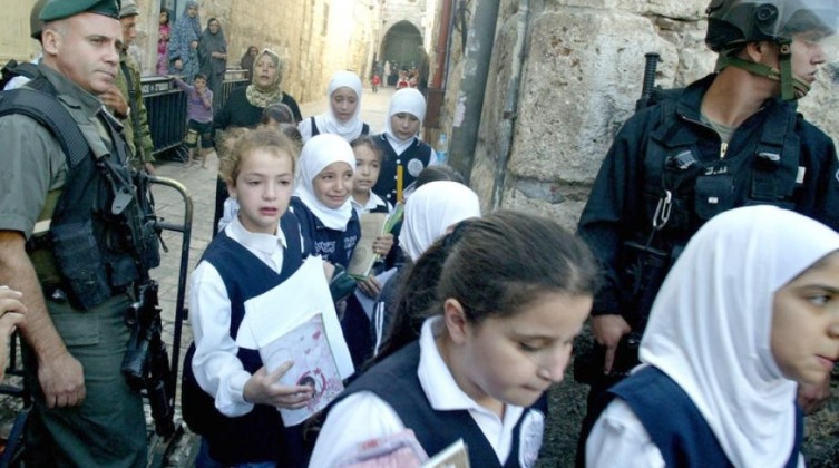 هيئة حقوقية: أونروا تحرم 40 ألف طالب في القدس والضفة من التعليم