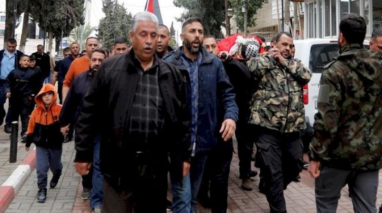 بالصور: تشييع جثمان الشهيد طارق معالي في كفر نعمة برام الله