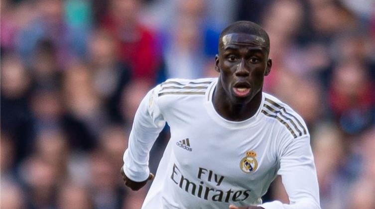 ضربة قوية لصفوف ريال مدريد قبل مواجهة برشلونة