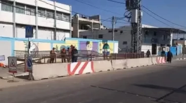 الأشغال بغزة تصدر بياناً مهماً بشأن جسر المشاة جنوب القطاع