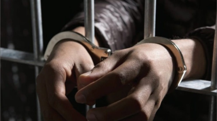 الجنايات الكبرى بغزة تصدر أحكامًا بالسجن المؤبّد و 15 عامًا في قضية مخدرات