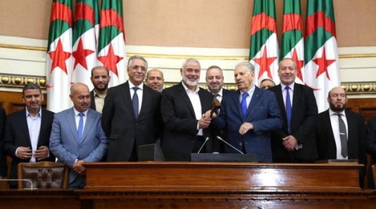 هنية يصل الجزائر ويلتقي برئيس مجلس الأمة
