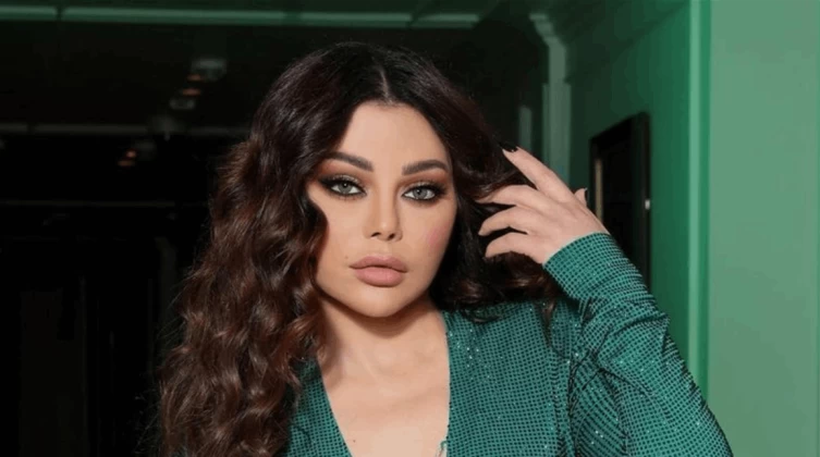 بالصور: في أول أيام رمضان هيفا وهبي تظهر بالعباءة.. والجمهور يُهاجمها
