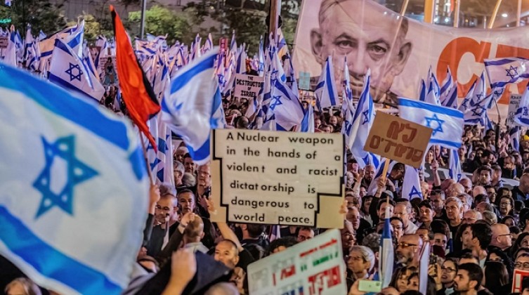 محتجون يغلقون مدخل مطار بن غوريون لمنع سفر نتنياهو