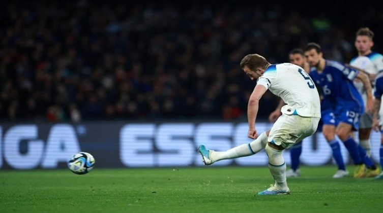 بالفيديو: إنجلترا تنتزع 3 نقاط ثمينة من إيطاليا نابولي بتصفيات اليورو 2024