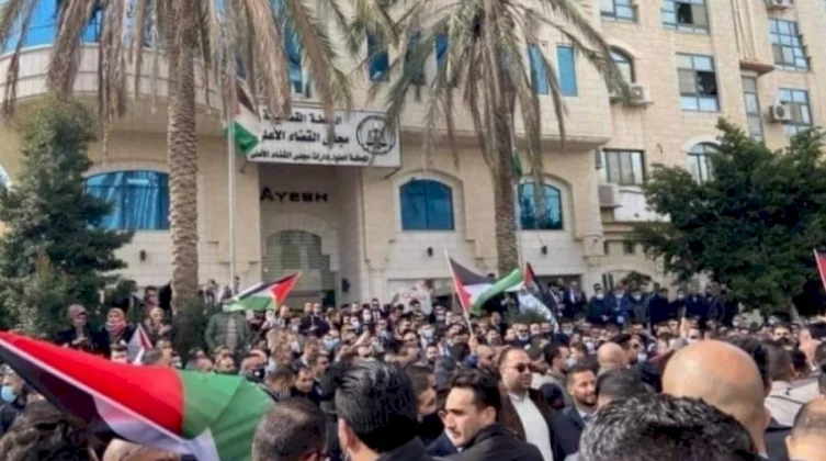 نقابة المحامين: تعليق العمل الشامل أمام كافة المحاكم