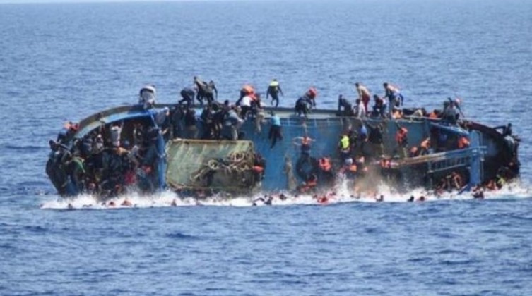 وفاة شاب من غزة بغرق قارب قبالة السواحل الإيطالية