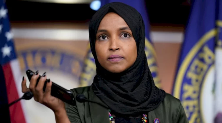 إلهان عمر تعبر عن صدمتها من محرقة حوارة