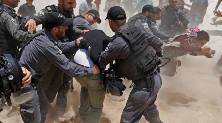 الاحتلال يعتقل 3 مواطنين من القدس المحتلة