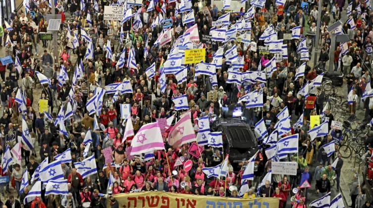 بالصور: تجدد التظاهرات ضد حكومة نتنياهو للأسبوع الـ11 على التوالي