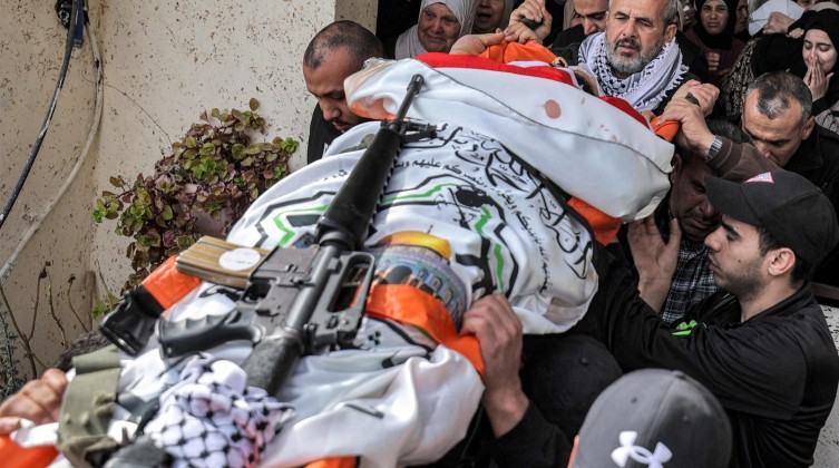جماهير فلسطينية تشيع جثامين شهداء جنين