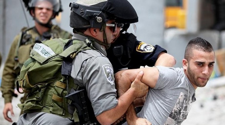 قوات الاحتلال تعتقل ثلاثة شبان من القدس