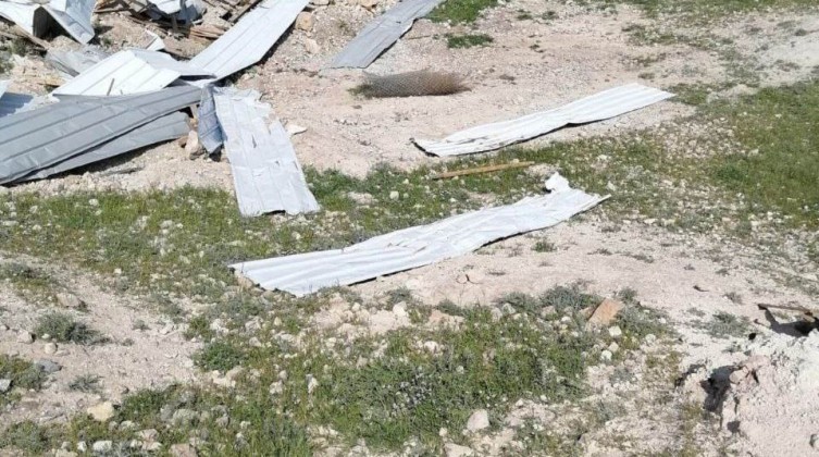 بالصور: الاحتلال يزيل 3 غرف زراعية  شرق القدس المحتلة