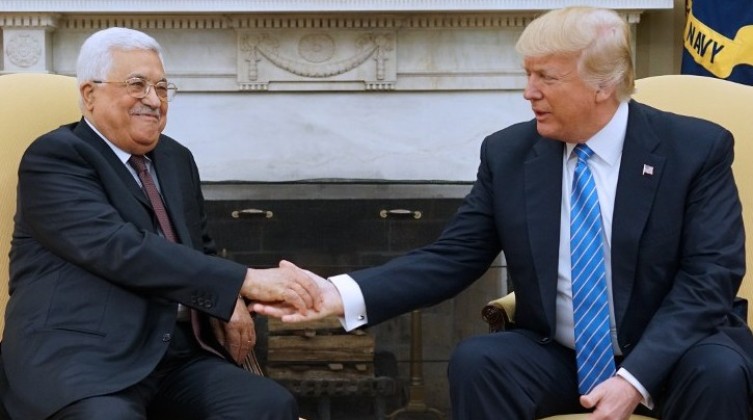 الكشف عن هدية الرئيس عباس لإيفانكا ترامب